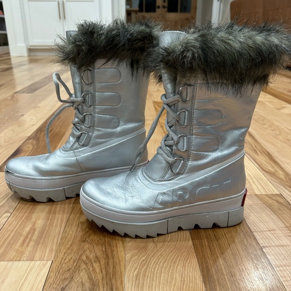 SOREL - Joan of Arctic Faux Fur Snow Boot - Silver - Womens 9.5 T8 - Picture 3 of 7